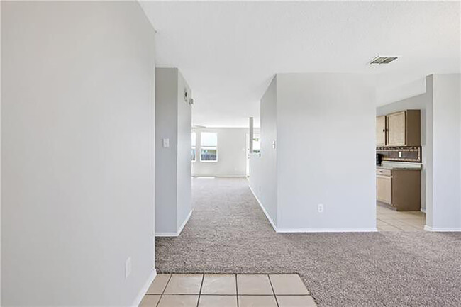 1419 Windy Meadows Dr in Burleson, TX - Building Photo - Building Photo