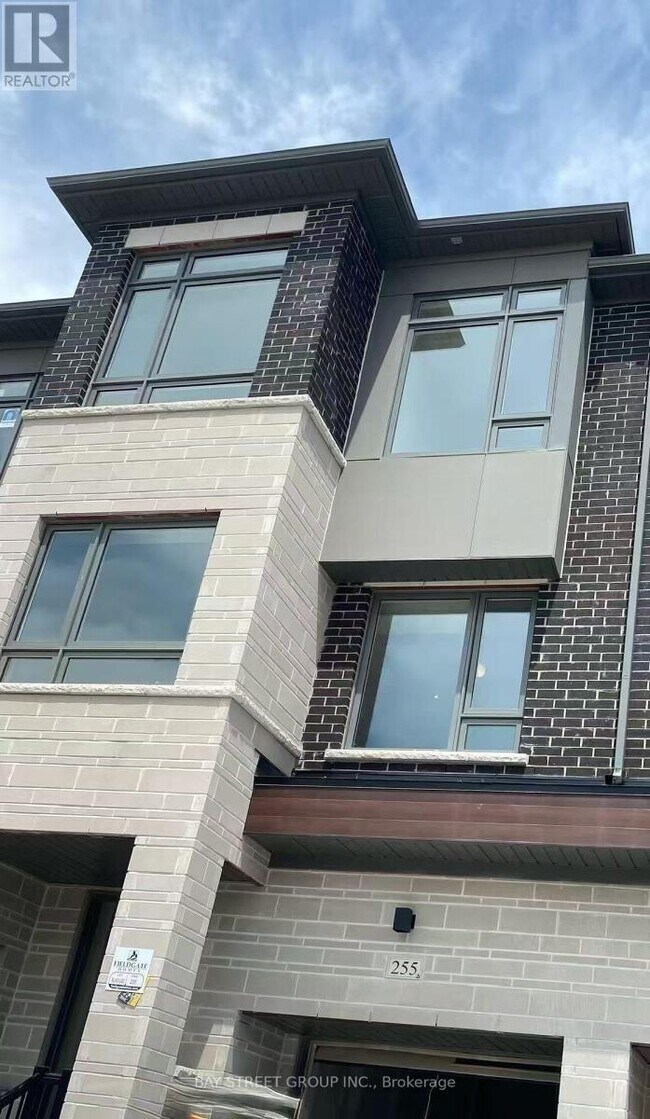 255 Tennant Cir in Vaughan, ON - Building Photo - Building Photo