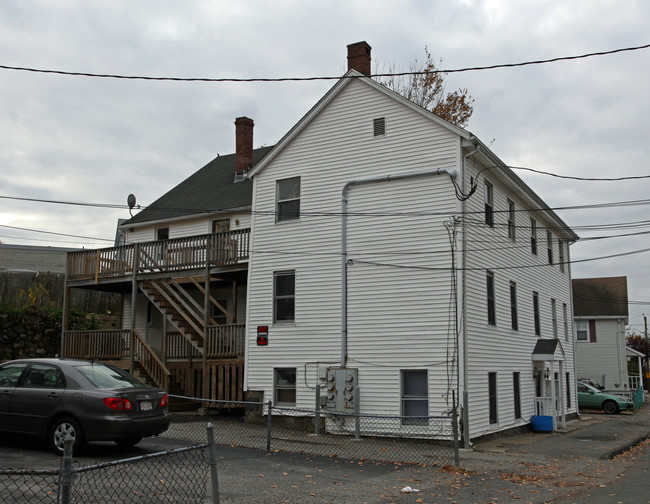 33 Center St in Woburn, MA - Foto de edificio - Building Photo