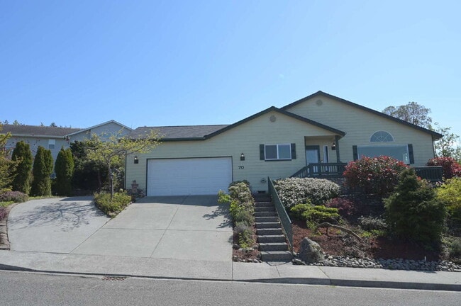 property at 70 Amethyst Dr