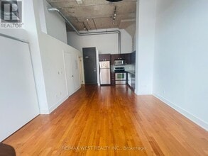 637 Lake Shore Blvd W in Toronto, ON - Building Photo - Building Photo