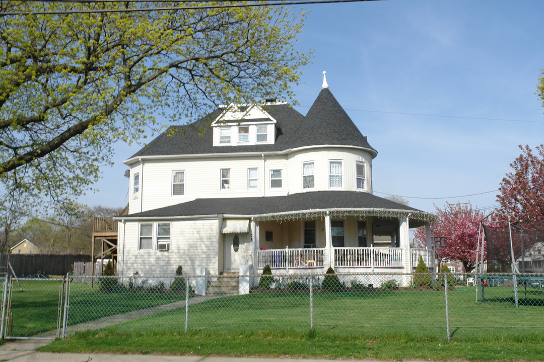 76 2nd Ave in Long Branch, NJ - Building Photo