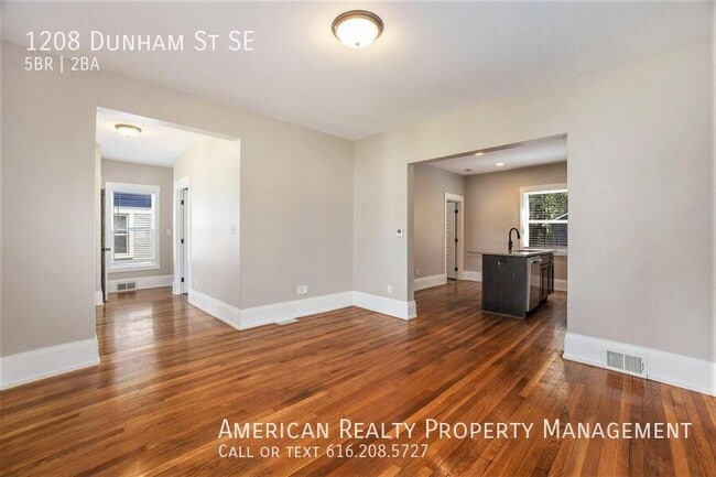 1208 Dunham St SE in Grand Rapids, MI - Building Photo - Building Photo