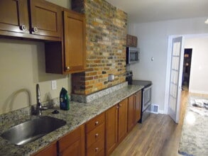 105 S 18th St, Unit apt A in Pittsburgh, PA - Building Photo - Building Photo