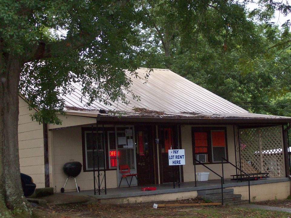 Cherry Valley Mobile Home Park in Lagrange, GA - Building Photo