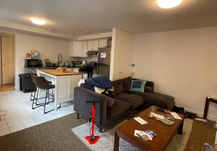 159 Auburn St, Unit 1 in Cambridge, MA - Foto de edificio - Building Photo