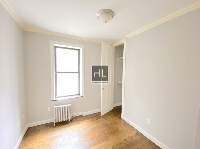 Elizabeth Street in New York, NY - Building Photo - Building Photo