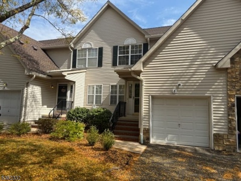 8 Bateman Way in Hillsborough Township, NJ - Building Photo