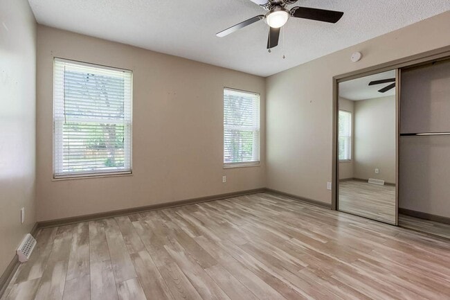 Stylish Independence Home by Glendale Park in Independence, MO - Building Photo - Building Photo