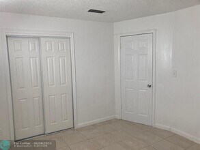 3600 Riverside Dr in Coral Springs, FL - Building Photo - Building Photo