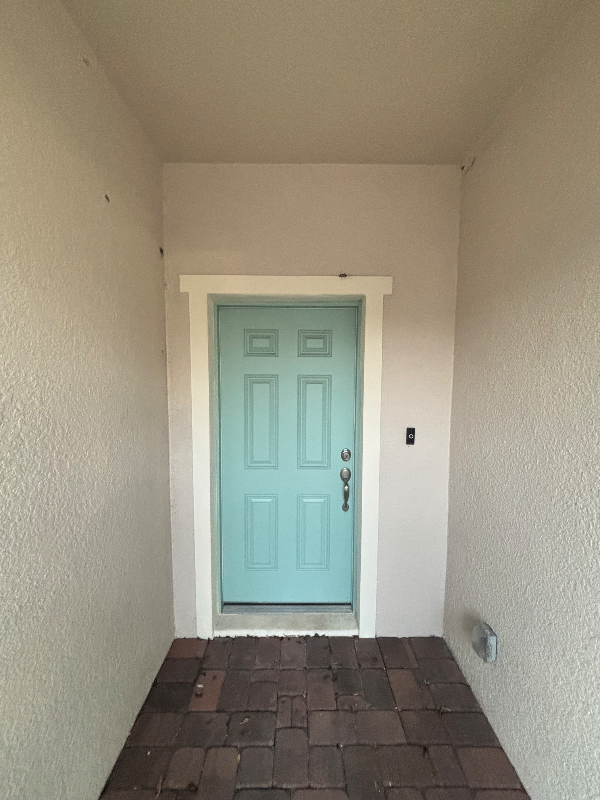 property at 900 Lakefront Village Dr