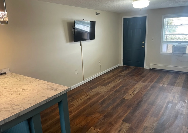 844 State St, Unit 35 in Bangor, ME - Foto de edificio - Building Photo