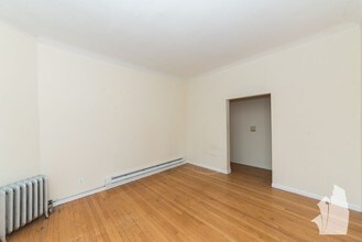 915 W Waveland Ave, Unit 917-2C in Chicago, IL - Building Photo - Building Photo