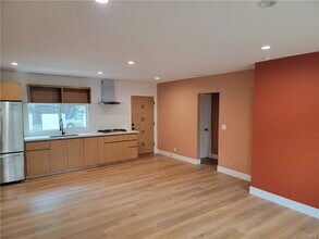 18725 Bassett St in Los Angeles, CA - Building Photo - Building Photo