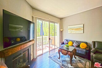 24512 McBean Pkwy in Santa Clarita, CA - Building Photo - Building Photo