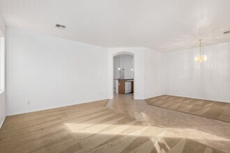 7402 N 88th Ln in Glendale, AZ - Building Photo - Building Photo