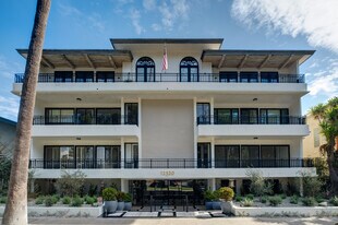 12320 Montana in Los Angeles, CA - Building Photo