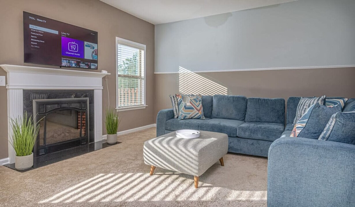 1607 Lexington Lake Dr in Columbus, GA - Building Photo