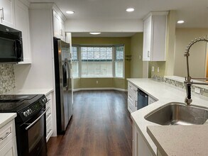 13725 NE 87th St in Redmond, WA - Building Photo - Building Photo