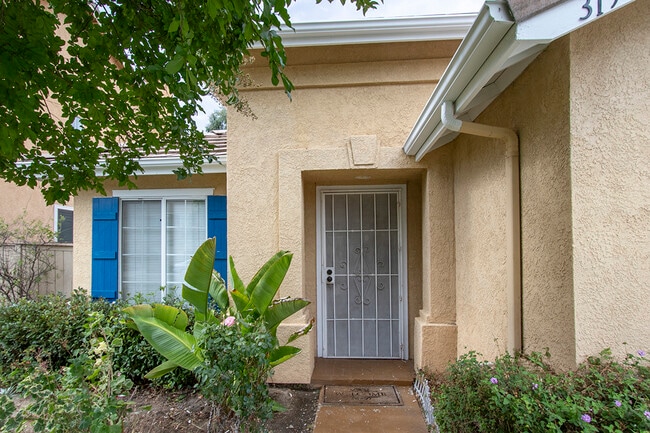 31984 Corte La Puenta in Temecula, CA - Building Photo - Building Photo
