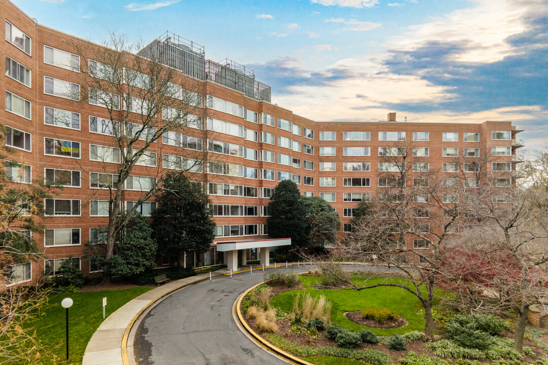 Four Thousand Tunlaw in Washington, DC - Foto de edificio