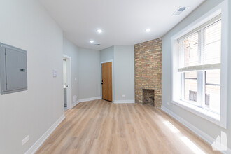 440 W Belden Ave, Unit 01 in Chicago, IL - Building Photo - Building Photo