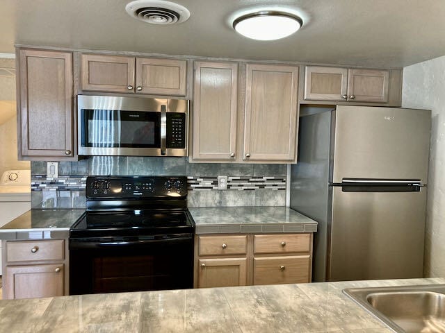 3416 N 44th St, Unit 53 in Phoenix, AZ - Building Photo - Building Photo