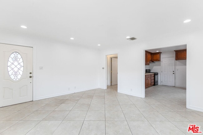 5130 Templeton St in Los Angeles, CA - Building Photo - Building Photo