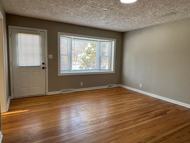 5653 Indianola Ave in Indianapolis, IN - Building Photo - Building Photo