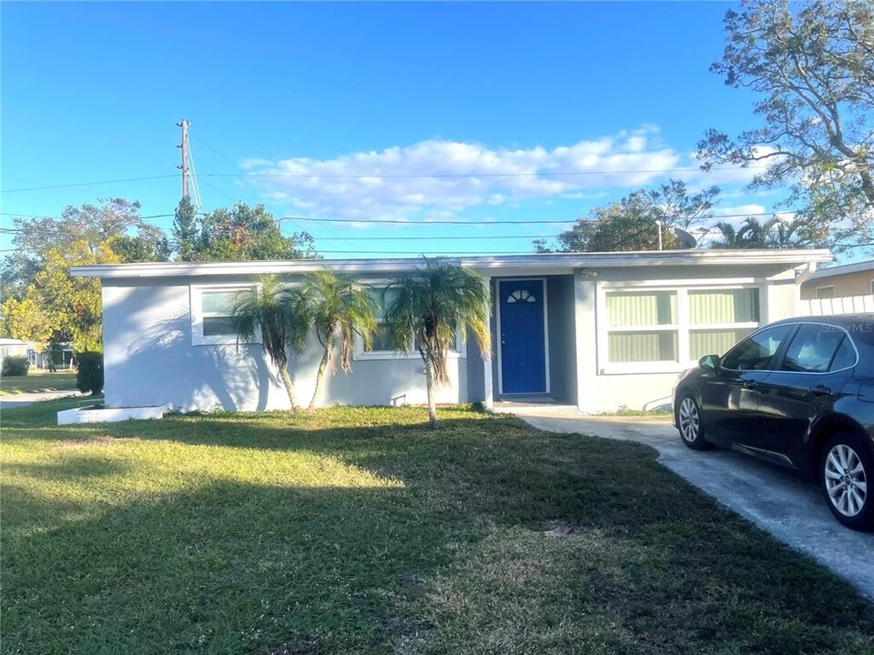 11687 104 Ln N in Largo, FL - Building Photo