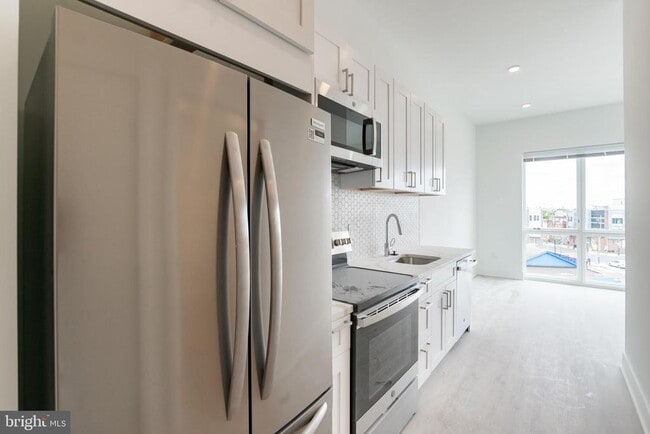 1622 Point Breeze Ave in Philadelphia, PA - Building Photo - Building Photo