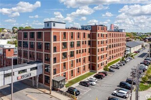 411 Valley St in Providence, RI - Building Photo