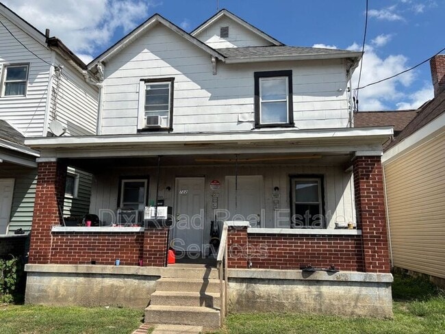 property at 724 East Ave