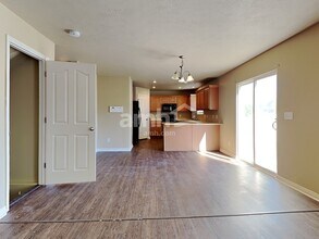 4482 Heritage Dr in Eagle Mountain, UT - Foto de edificio - Building Photo