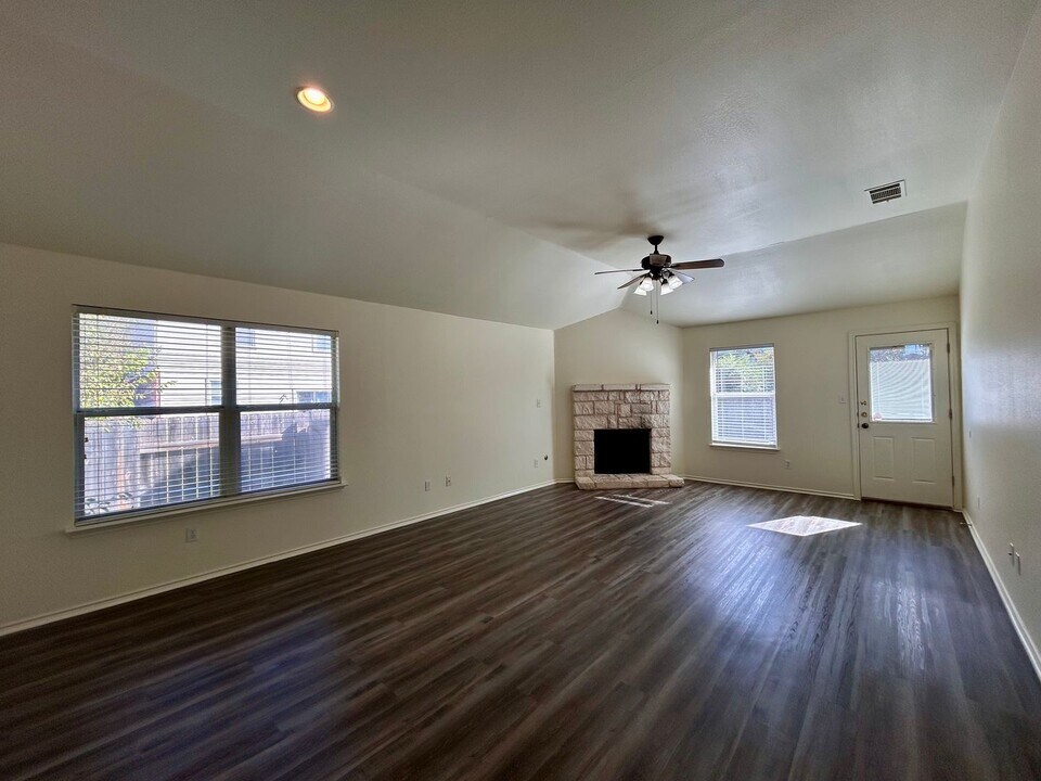 1200 Brighton Bend Ln in Cedar Park, TX - Building Photo