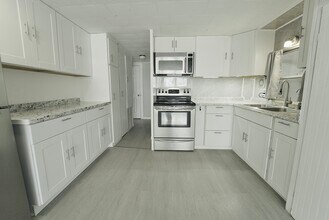 8520 SW 18th Ct in Davie, FL - Building Photo - Building Photo