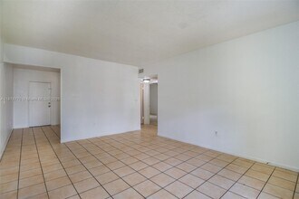 9443 SW 174th St in Palmetto Bay, FL - Building Photo - Building Photo