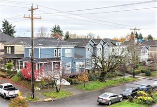 Sienna Apartments in Seattle, WA - Building Photo - Interior Photo