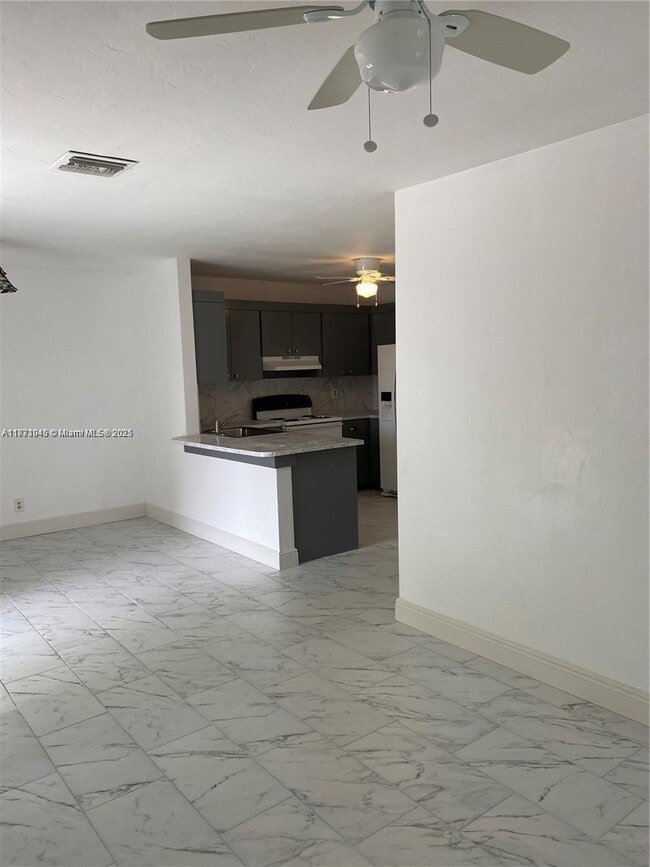6800 SW 18th Ct in Pompano Beach, FL - Building Photo - Building Photo