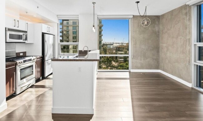 321 10th Ave, Unit 908 in San Diego, CA - Foto de edificio - Building Photo