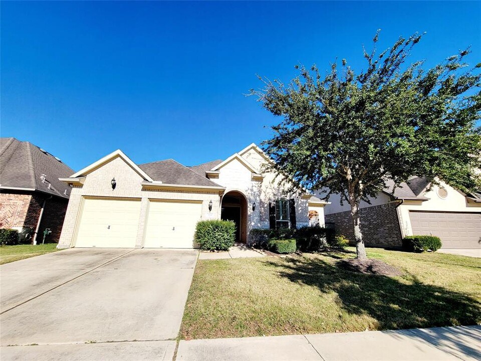 5011 Ava Meadows Ln in Sugar Land, TX - Foto de edificio