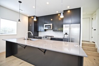 730 W Stone St in Fayetteville, AR - Building Photo - Building Photo