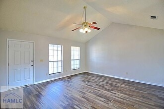 942 Gulfstream Rd, Unit 103 in Hinesville, GA - Foto de edificio - Building Photo