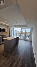 2 Manderley Dr in Toronto, ON - Building Photo - Building Photo