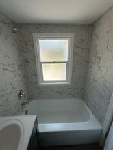 409 Barron St, Unit 1 in Bensenville, IL - Foto de edificio - Building Photo