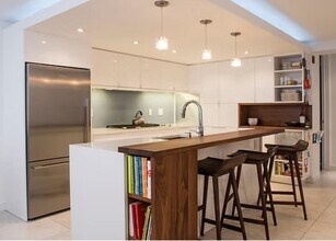 227 5th St in Jersey City, NJ - Building Photo - Building Photo