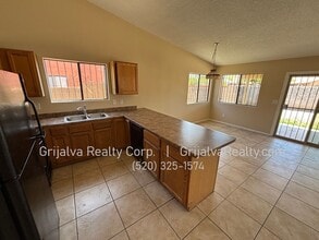 1725 W Sauvignon Dr in Tucson, AZ - Building Photo - Building Photo