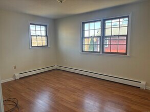 19 Elm Hill Dr in Wallingford, CT - Building Photo - Building Photo