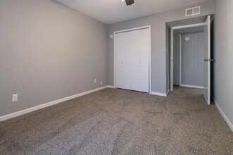 Treehouse Apartments in Conroe, TX - Foto de edificio - Building Photo