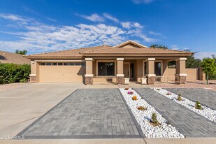 3888 E Bancroft Ct in Gilbert, AZ - Building Photo